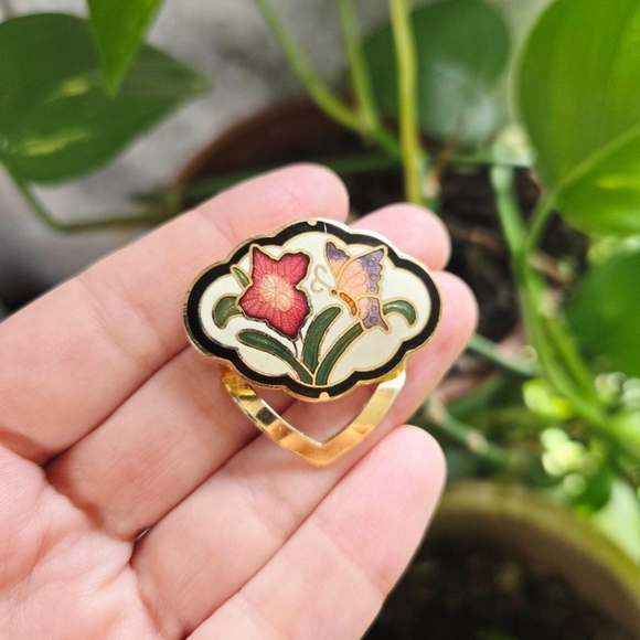 Jewelry - Vintage Cloisonne Floral Butterfly Gold & Cream Bohemian Scarf Clip